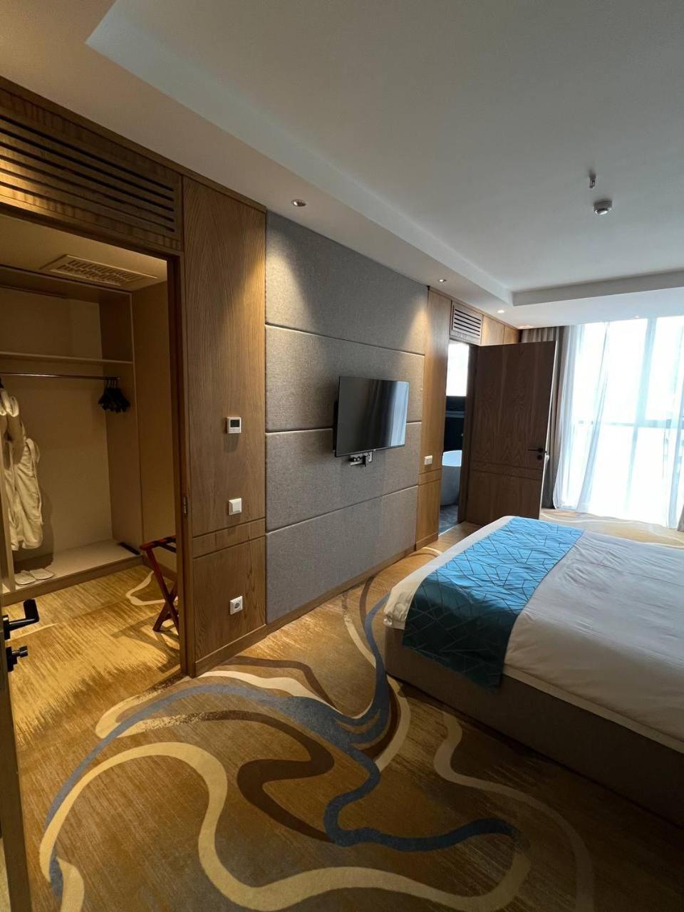 Sofia International Hotel Bisjkek Eksteriør bilde