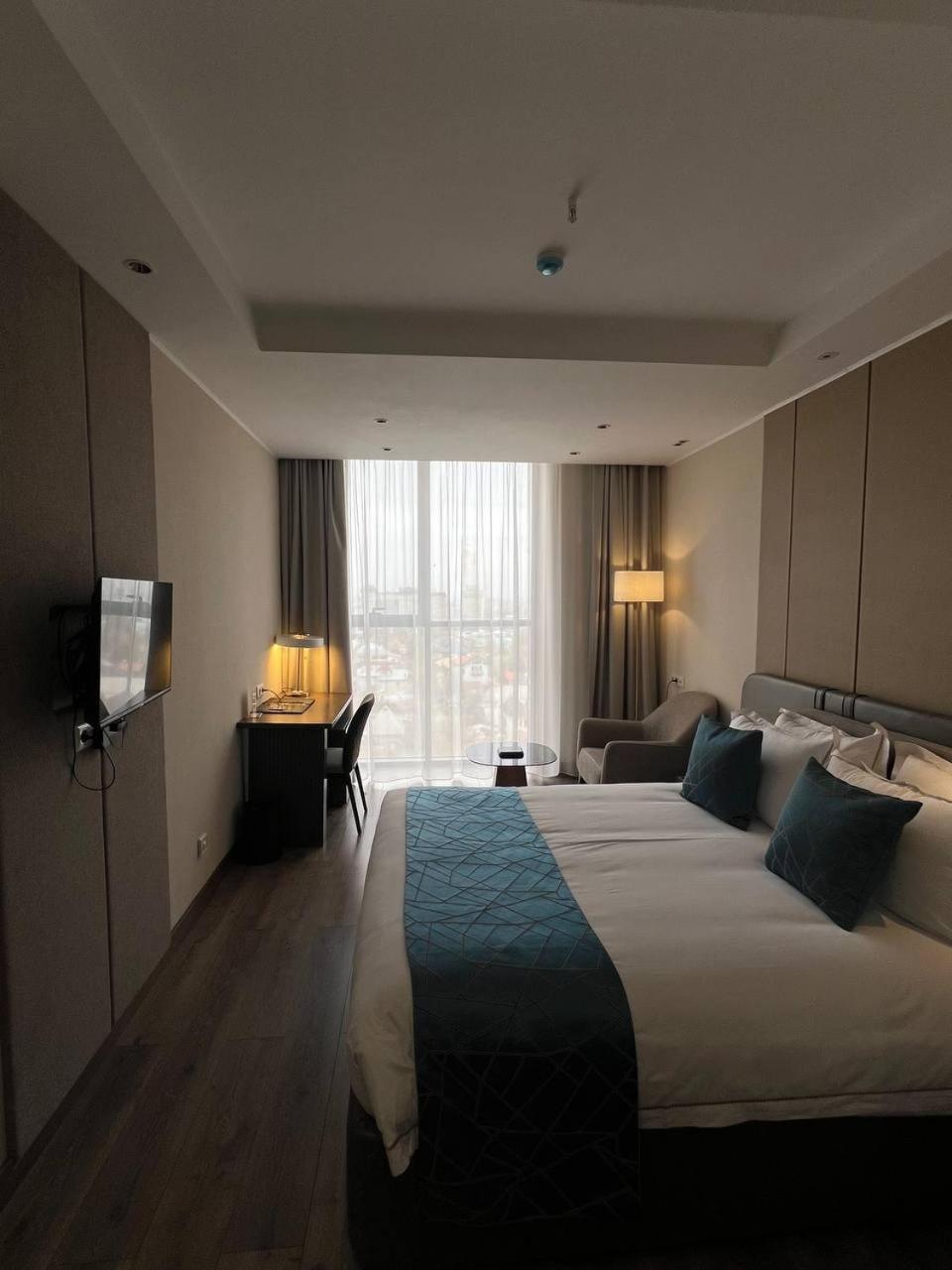 Sofia International Hotel Bisjkek Eksteriør bilde